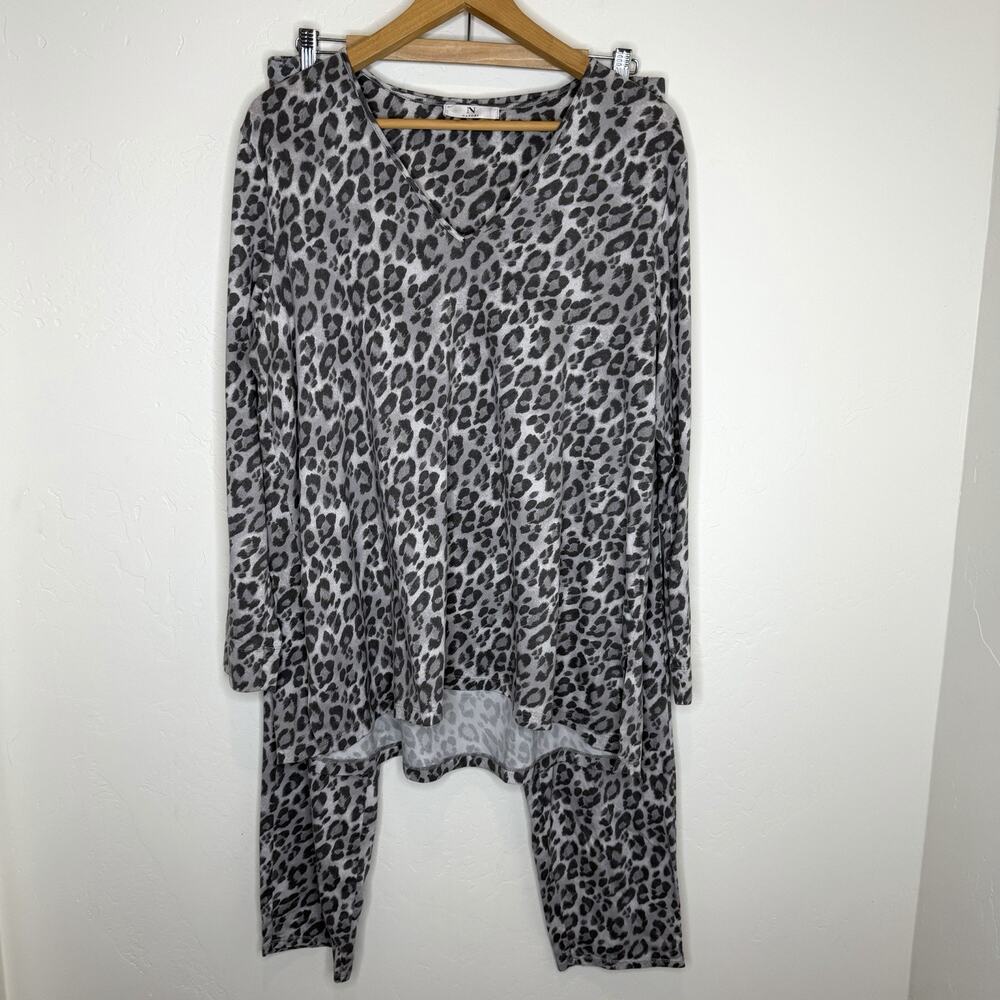Natori 2 Piece Soft Pajama Set Womens Large Gray Leopard Pants Long Sleeve